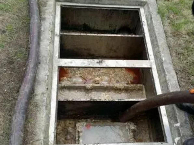 金江镇隔油池清理